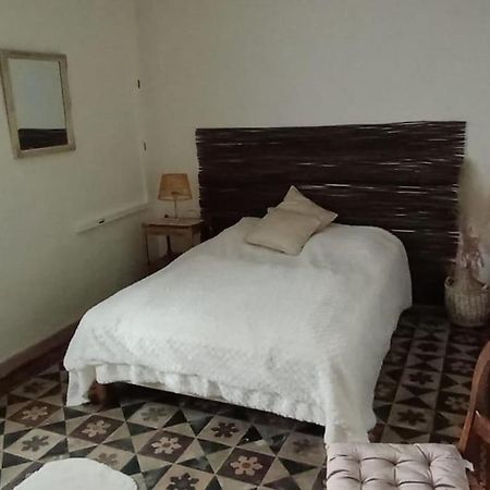 Appartement Rez De Jardin La Chartre-sur-le-Loir Zewnętrze zdjęcie