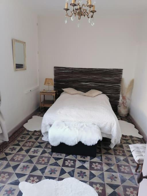 Appartement Rez De Jardin La Chartre-sur-le-Loir Zewnętrze zdjęcie