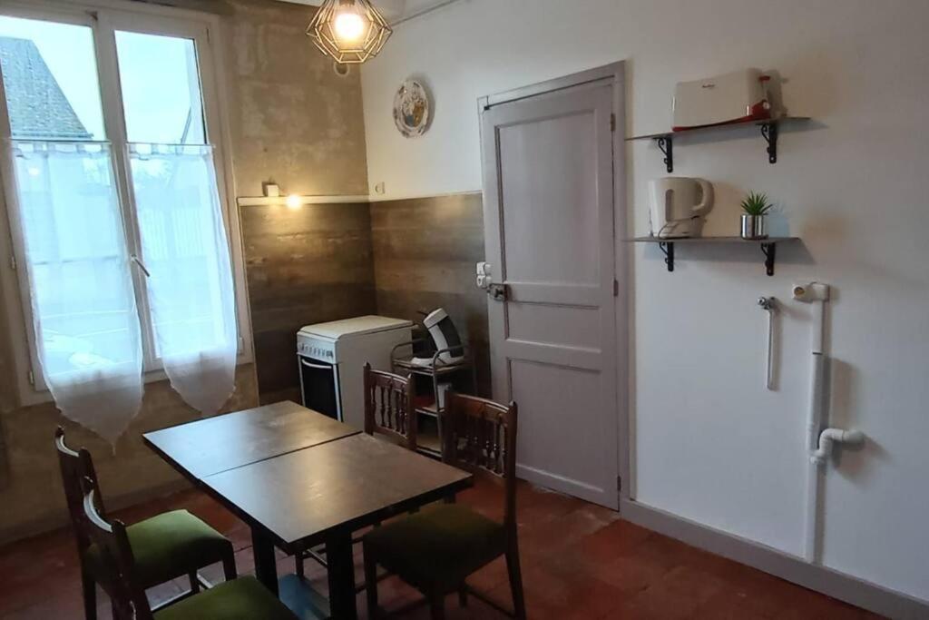 Appartement Rez De Jardin La Chartre-sur-le-Loir Zewnętrze zdjęcie